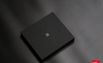 坚果 R1 纯白色版图赏:迄今为止最好看的锤子手机 坚果 R1 纯白色版图赏:迄今为止最好看的锤子手机
