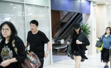 关晓彤鹿晗分手?戒指和情侣表都不戴了 关晓彤鹿晗分手?戒指和情侣表都不戴了
