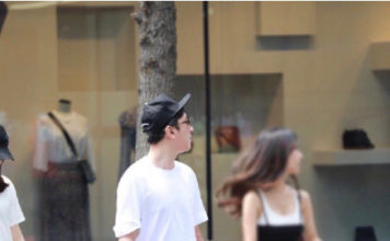 她本人和照片也差太多了吧? 她本人和照片也差太多了吧?