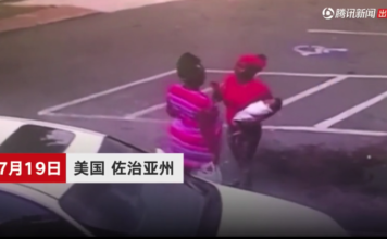 女子只顾打架竟顺手扔掉怀里儿子 婴儿哐当掉到地上不幸死亡 女子只顾打架竟顺手扔掉怀里儿子 婴儿哐当掉到地上不幸死亡
