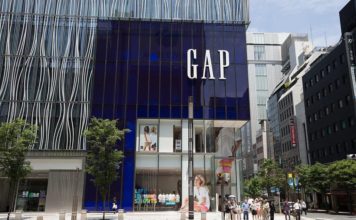 又一熟悉的巨头告急：宣布 8 万员工“休假”，或关店 230 家
