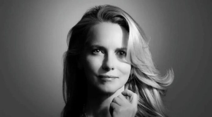 乔布斯去世第 9 年,56 岁遗孀却甩掉 1750 亿遗产,和小 12 岁厨师在一起 …