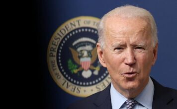 周末重磅!拜登大撒钱:12 万亿刺激计划来了?符合条件每人发 1400 美元