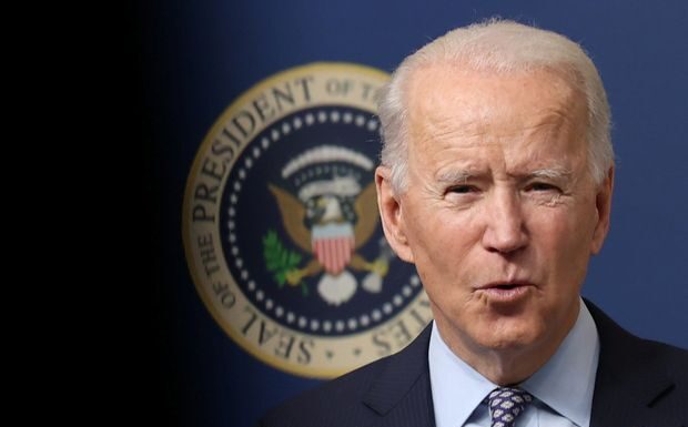 周末重磅!拜登大撒钱:12 万亿刺激计划来了?符合条件每人发 1400 美元