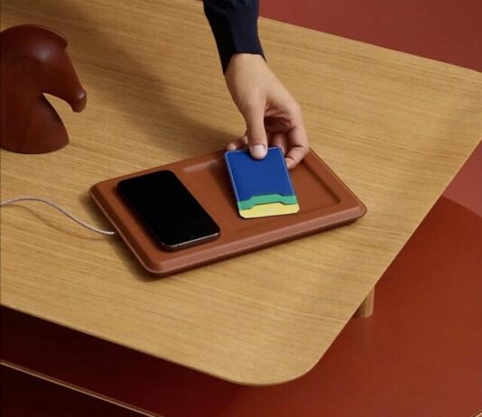 Herm è s 爱马仕推出史上最奢华的无线充电盘,IPhone 或安卓都能用