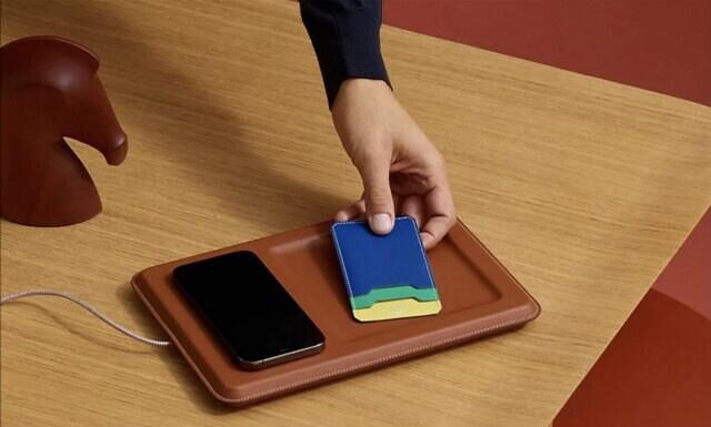 Herm è s 爱马仕推出史上最奢华的无线充电盘,IPhone 或安卓都能用