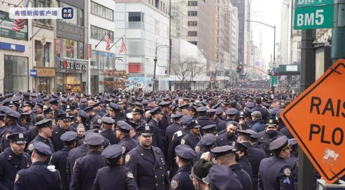纽约上万警察到场!