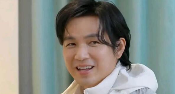 钟汉良近照发腮严重,网友大呼撞脸林瑞阳