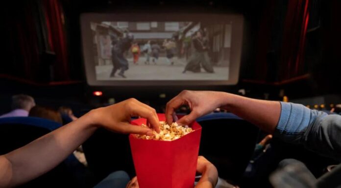 靠 15 块钱的爆米花,电影院赚疯了