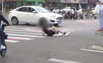 “ 520 ”求浪漫,多人躺着“打卡”斑马线?交警喊话! “ 520 ”求浪漫,多人躺着“打卡”斑马线?交警喊话!