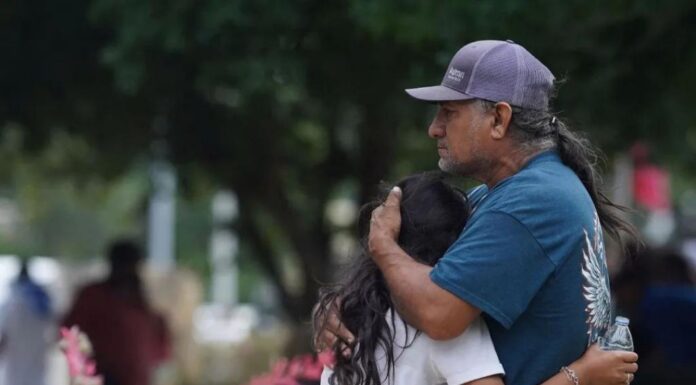 19 个美国小学生死了,但枪不会放下