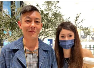 陈冠希两鬓发白眼皮耷拉,盘扣衬衫配西服太独特