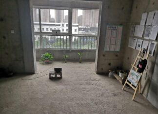8 年后“住在烂尾楼”的 300 名业主等来复工，却被追要 20 万续建费