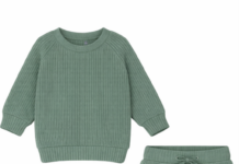 CPSC召回Little Loves童装抽绳套装 CPSC召回页官方产品图:Little Loves童装日穿圆领衫与慢跑裤套装(带腰部抽绳)