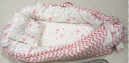 CPSC警告页官方产品图：Aila+Aiden Baby Lounger（白底粉星，Nest1）