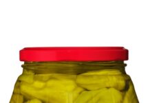 Mezzetta官网产品图：Golden Greek Peperoncini Medium Heat 32盎司瓶装