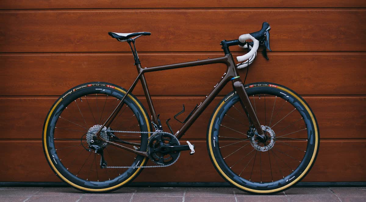Unsplash山地车示意(非Mondraker ONOFF S9实拍)