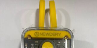 CPSC召回NEWDERY充电宝起火爆炸风险 CPSC召回页产品图:NEWDERY ZHX-PB22黑色充电宝配黄色线缆