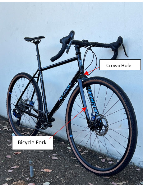 CPSC召回页官方产品图：Ritchey带冠孔碳纤维自行车前叉（标注Crown Hole）