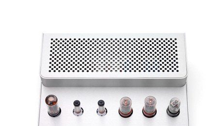 CPSC召回页产品图：AudioLineOut Studio Six ST6黑银耳机放大器