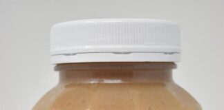 FDA召回页产品图：Wholesome Pantry有机无糖苹果酱23盎司透明塑料罐