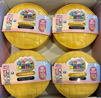 CPSC召回页产品图：Mochi Malrang神秘饺子玩具与竹蒸笼形包装