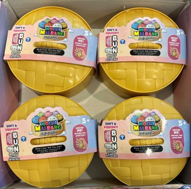 CPSC召回页产品图:Mochi Malrang神秘饺子玩具与竹蒸笼形包装