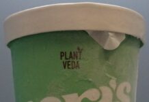 CFIA警告Nora’s薄荷巧克力碎非乳甜点未标注花生召回 CFIA通告中的Nora's Plant Veda薄荷巧克力碎非乳冷冻甜点500毫升正面产品图