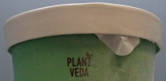CFIA通告中的Nora's Plant Veda薄荷巧克力碎非乳冷冻甜点500毫升正面产品图