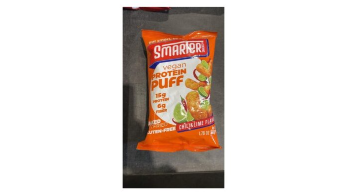 CFIA扩大召回Smarter Snacks纯素蛋白泡芙全部批次含未申报牛奶 CFIA召回通告中的Smarter Snacks纯素蛋白泡芙辣椒青柠味50克包装正面图