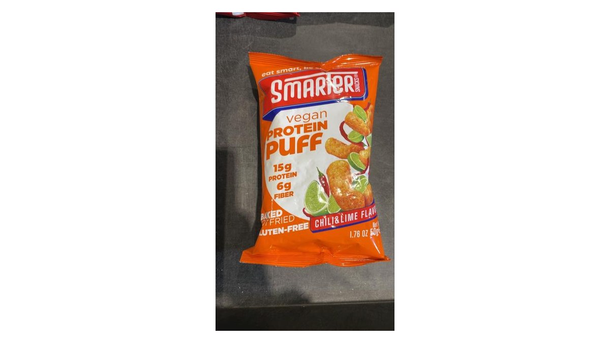 CFIA召回通告中的Smarter Snacks纯素蛋白泡芙辣椒青柠味50克包装正面图